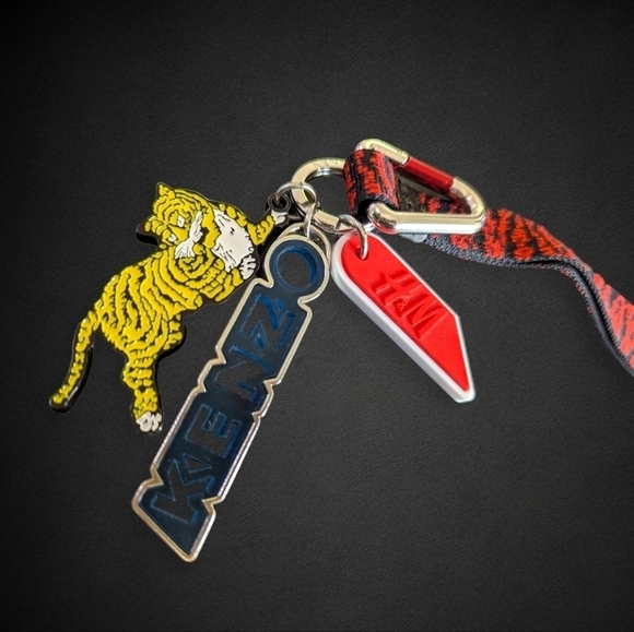 Kenzo X H&M Keychain Tiger Key Ring Keyfob Carabiner Clip - Picture 1 of 9